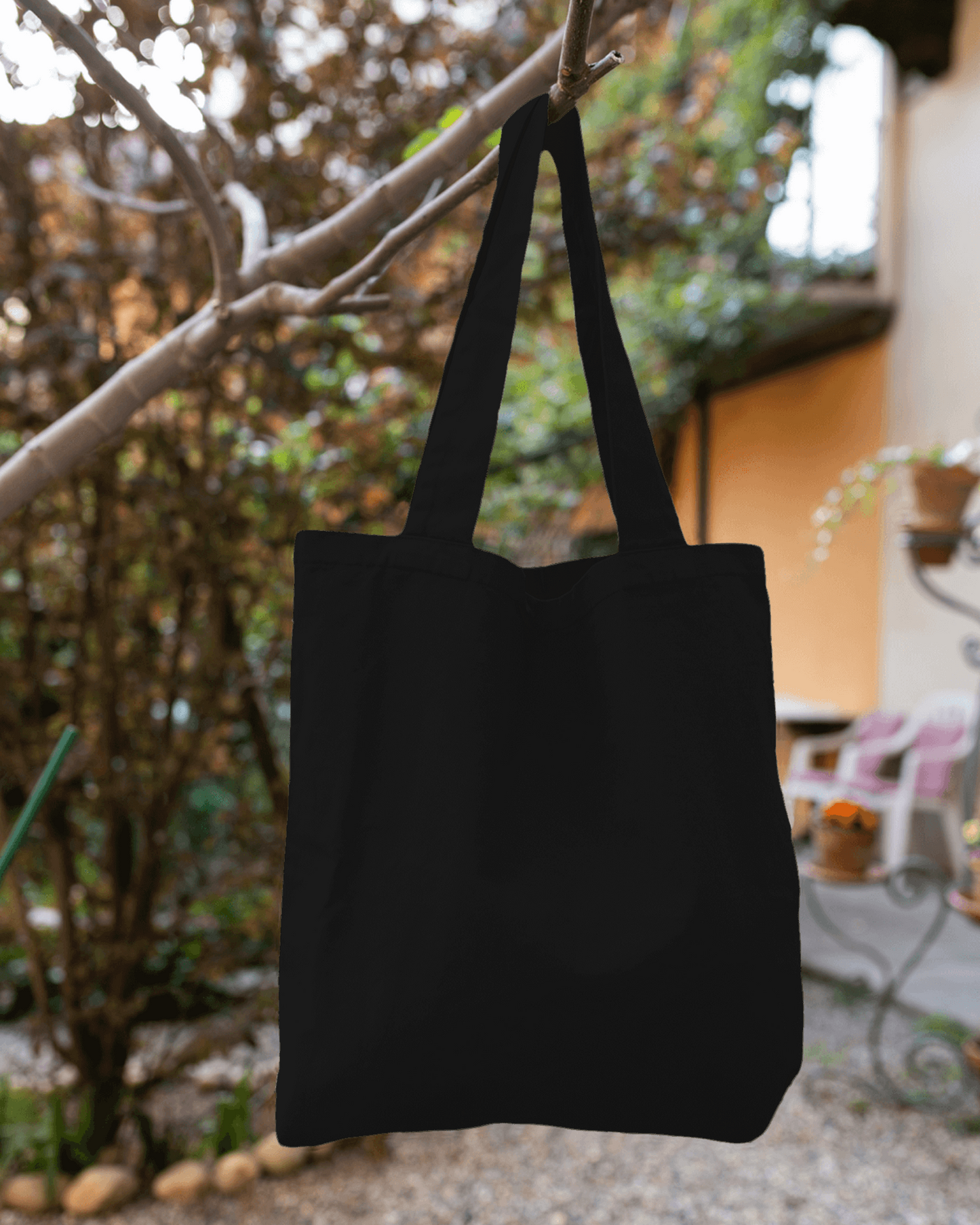 BLACK TOTE BAG WITH ZIP