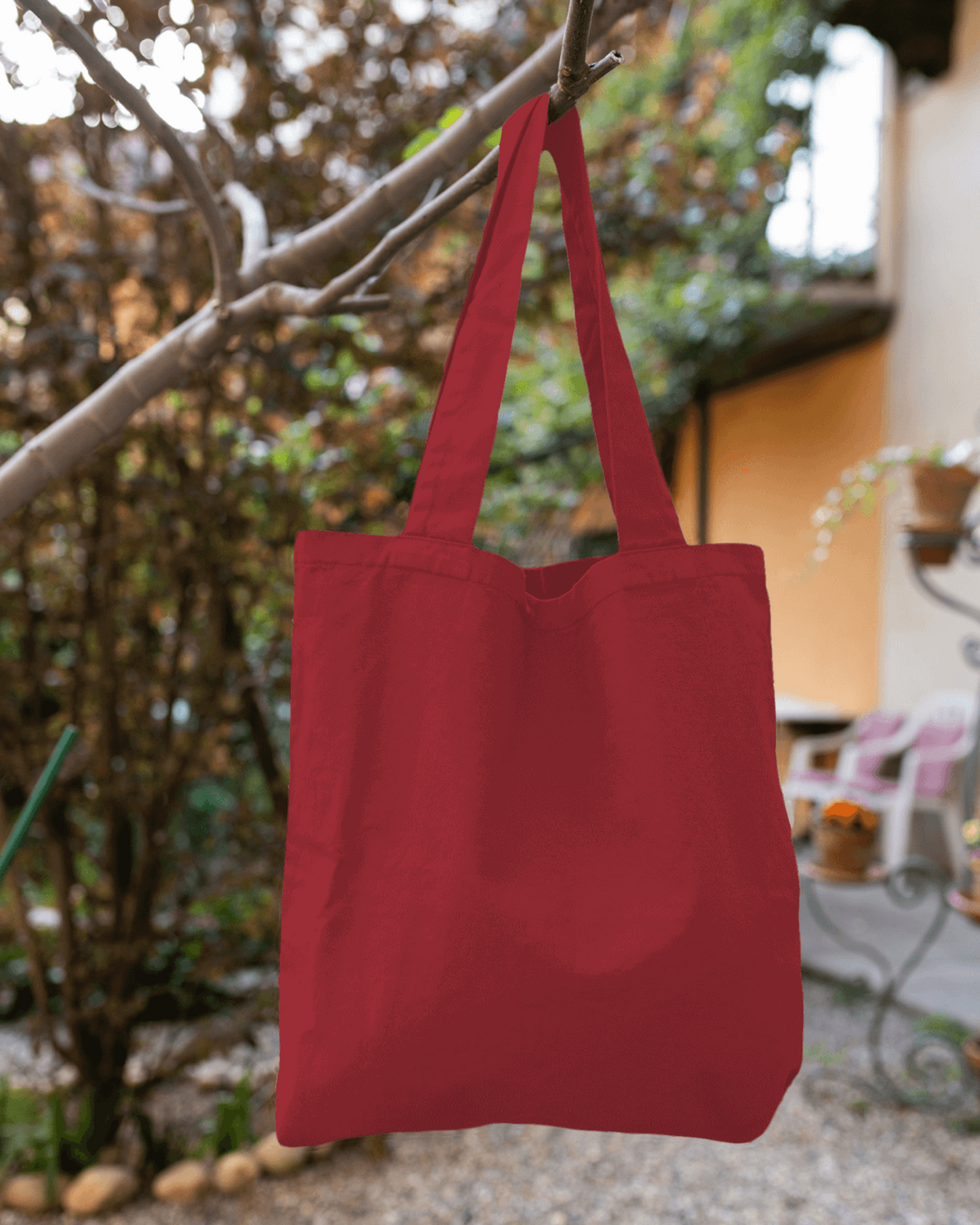 RED TOTE BAG WITH ZIP